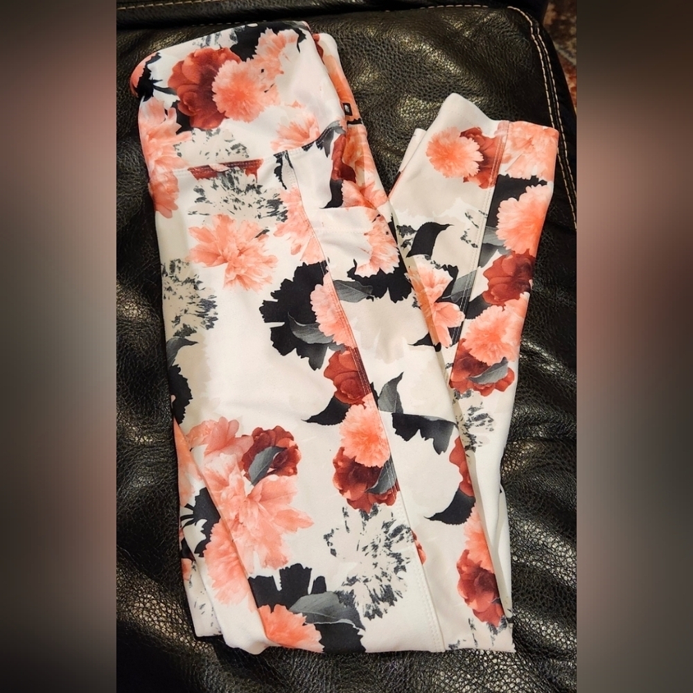 Marika Floral Women's Leggings - White and Coral - Picture 3 of 4